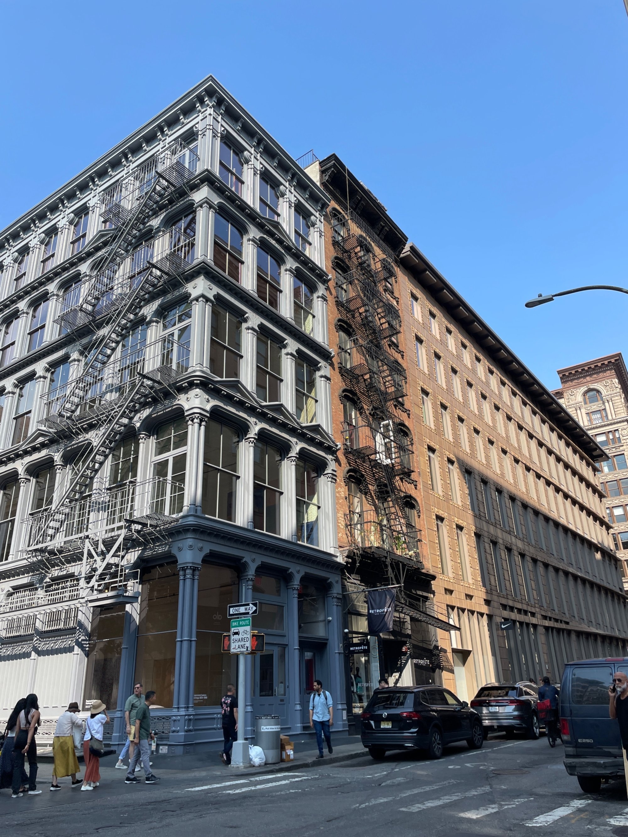 carousel-hero-element image-1